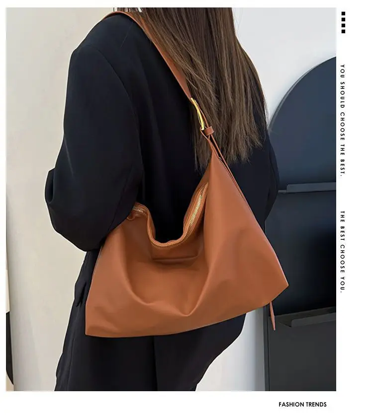 Women's Large Capacity Korean Style Shoulder Bag Brown — feature 1