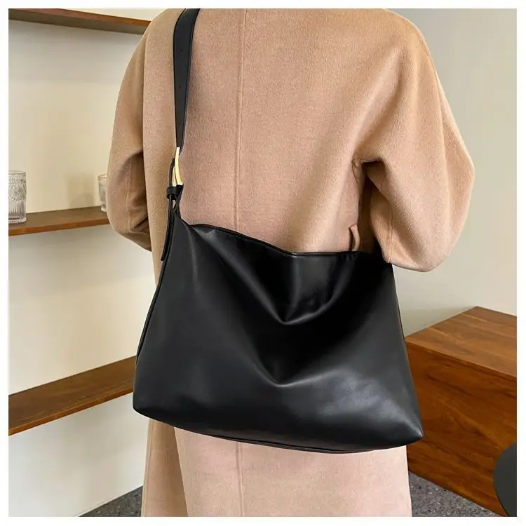Women's Large Capacity Korean Style Shoulder Bag Brown — feature 10