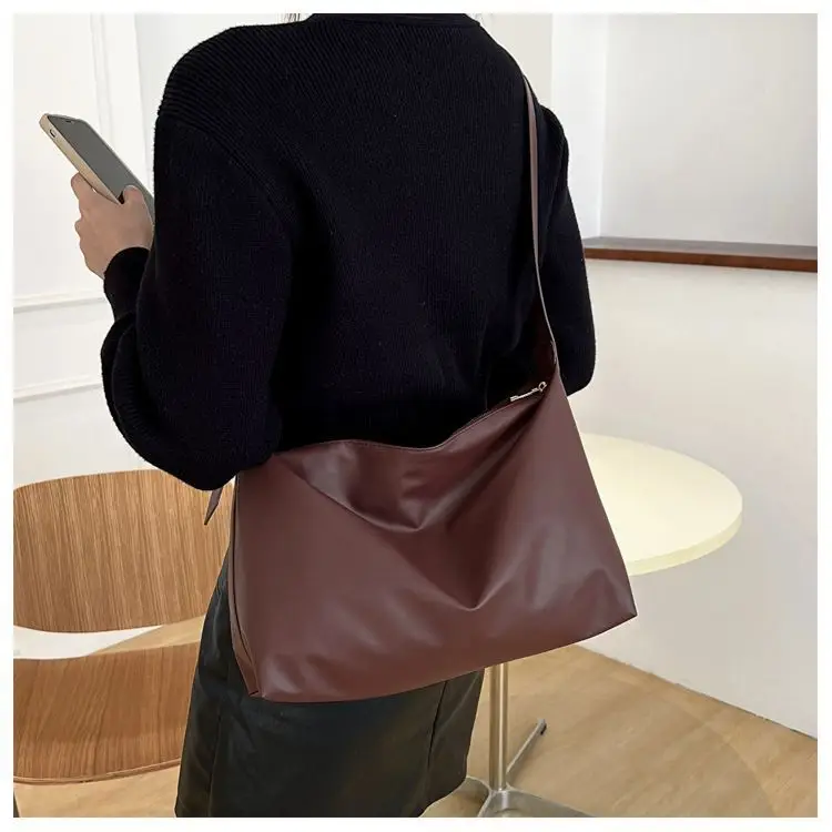 Women's Large Capacity Korean Style Shoulder Bag Brown — feature 12