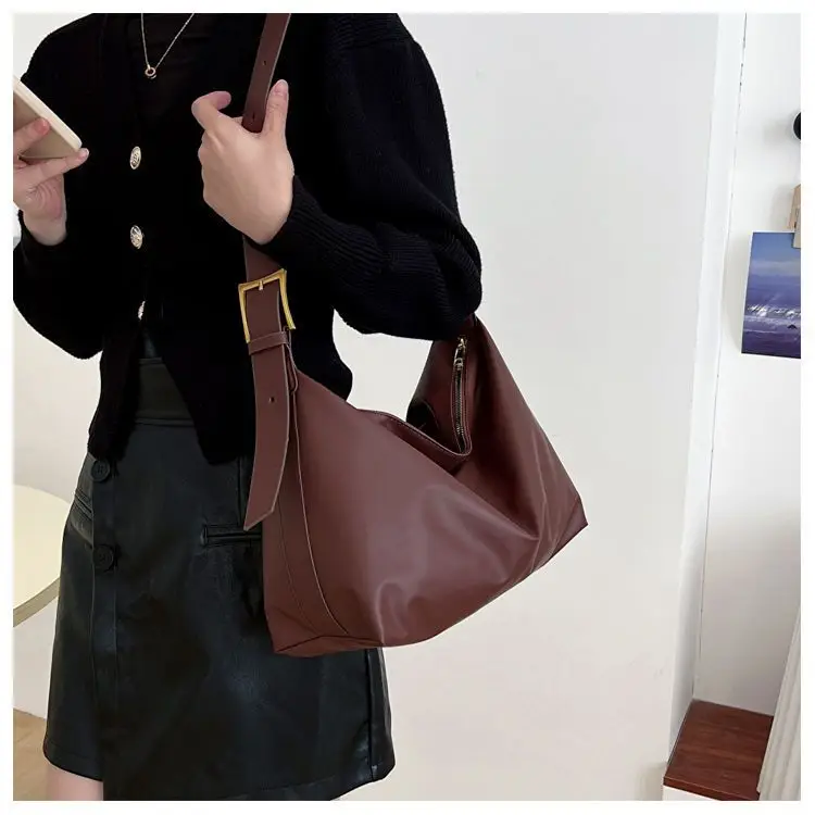 Women's Large Capacity Korean Style Shoulder Bag Brown — feature 14