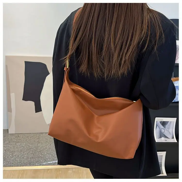 Women's Large Capacity Korean Style Shoulder Bag Brown — feature 18