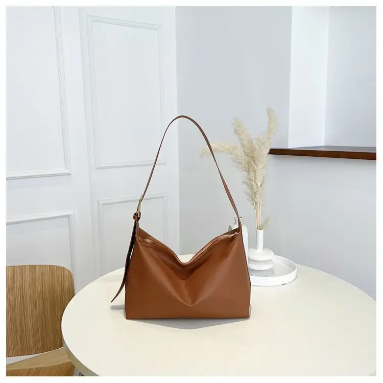 Women's Large Capacity Korean Style Shoulder Bag Brown — feature 28
