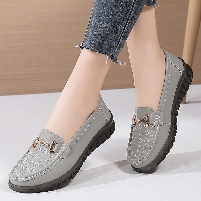 2024 spring new electric embroidered peas shoes middle-aged and elderly slip-on flat shoes casual plus size pregnant women's shoes - Image 5