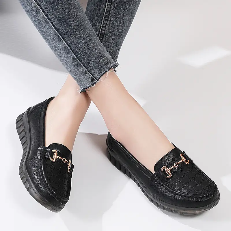 2024 spring new electric embroidered peas shoes middle-aged and elderly slip-on flat shoes casual plus size pregnant women's shoes - Image 6