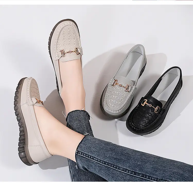 2024 spring new electric embroidered peas shoes middle-aged and elderly slip-on flat shoes casual plus size pregnant women's shoes — feature 23