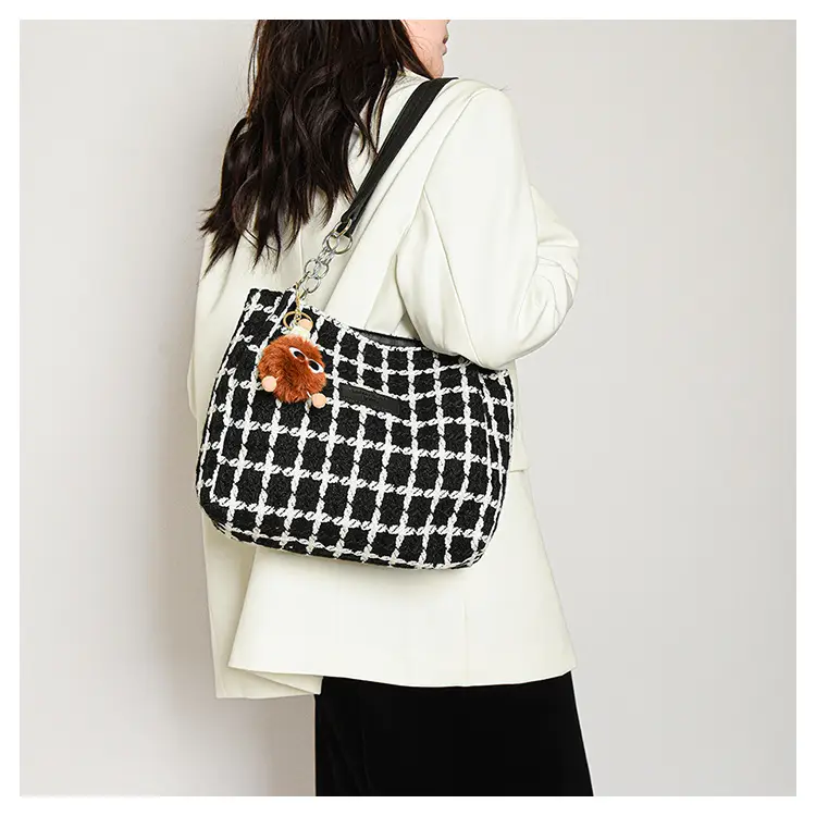2024 Winter Plaid Shoulder Bag Women Woolen Tote — feature 10