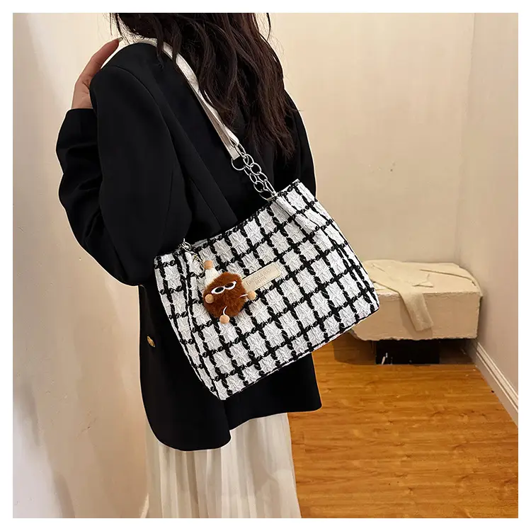 2024 Winter Plaid Shoulder Bag Women Woolen Tote — feature 16