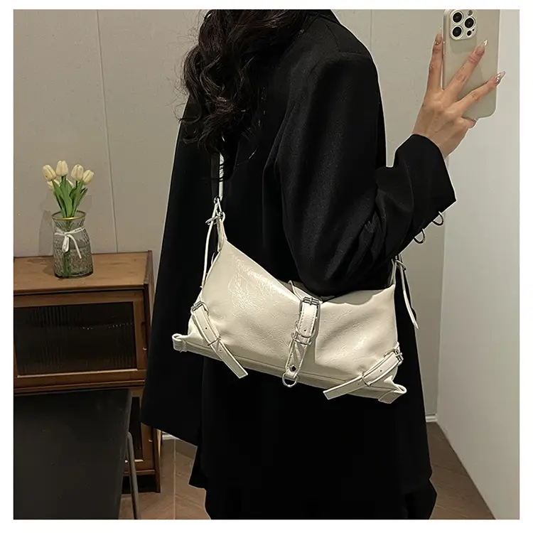 Silver PU Textured Shoulder Bag for Women 2024 Spring New Arrival — feature 15