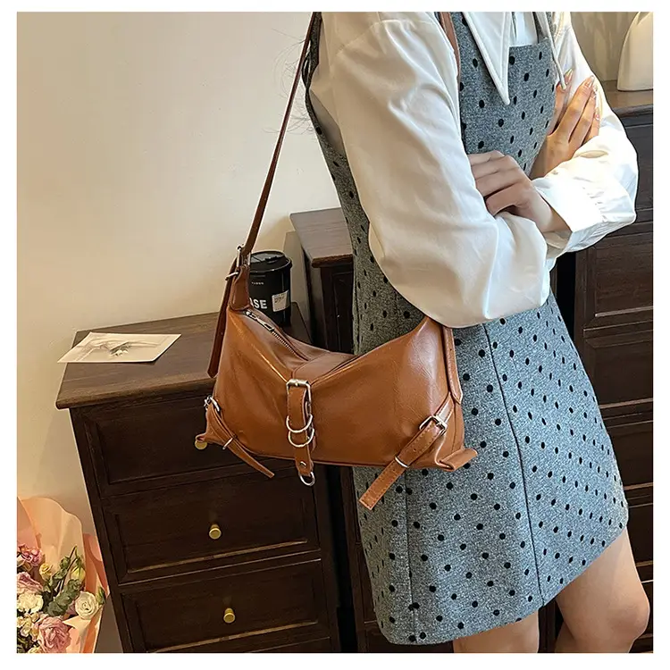 Silver PU Textured Shoulder Bag for Women 2024 Spring New Arrival — feature 17