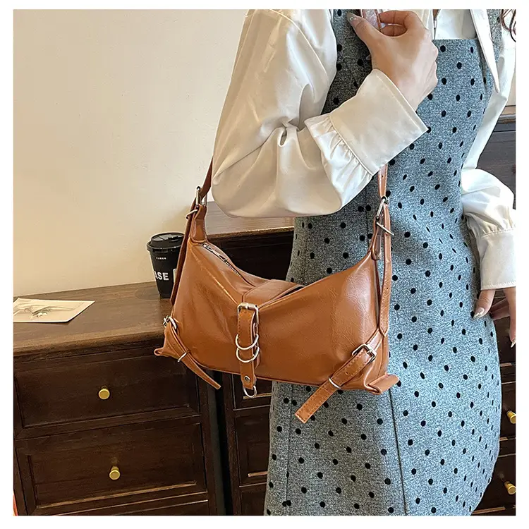 Silver PU Textured Shoulder Bag for Women 2024 Spring New Arrival — feature 18