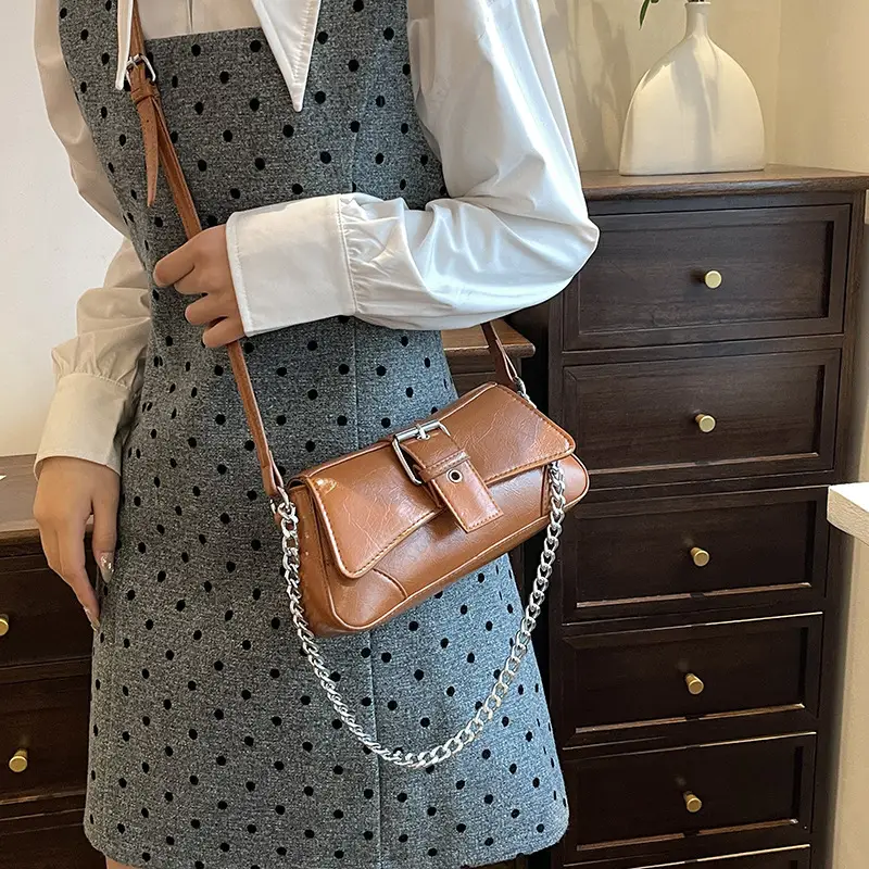 Women's Brown Leather Crossbody Bag with Chain Strap - Image 3