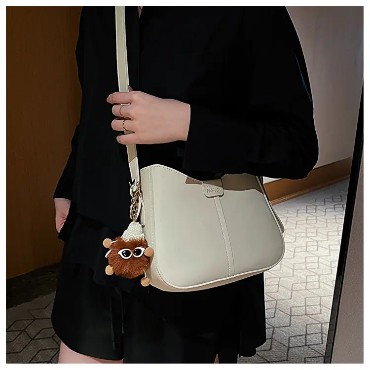 Black Retro Shoulder Bag for Women 2023 Spring Fashion — feature 11