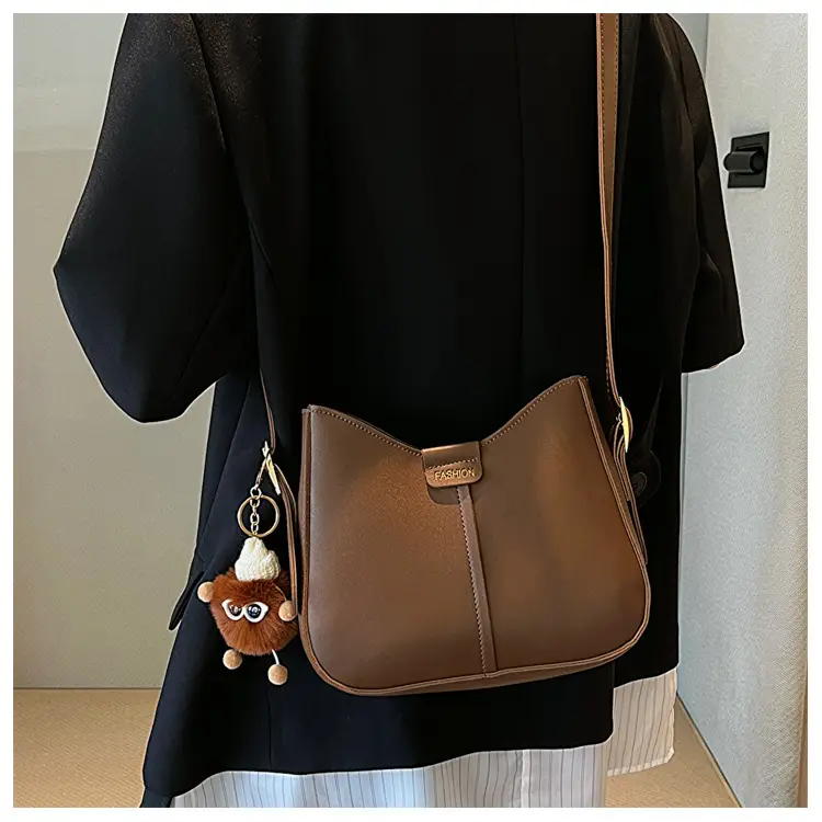 Black Retro Shoulder Bag for Women 2023 Spring Fashion — feature 12