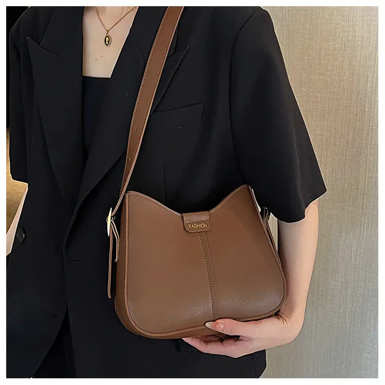 Black Retro Shoulder Bag for Women 2023 Spring Fashion — feature 13