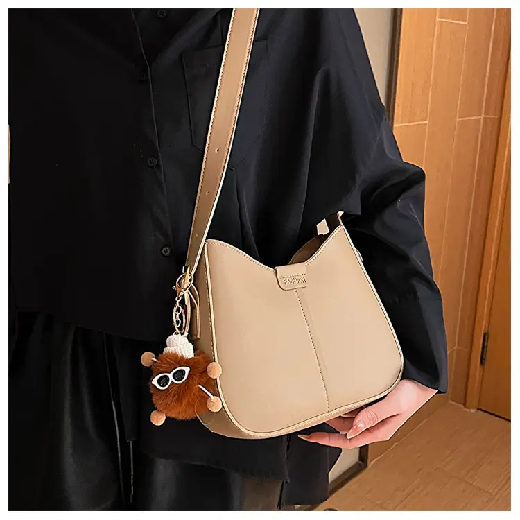 Black Retro Shoulder Bag for Women 2023 Spring Fashion — feature 16