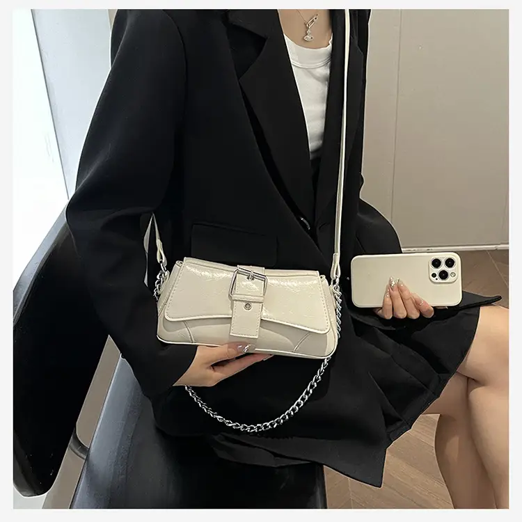 Women's White Chain Crossbody Bag with Chain Strap — feature 13