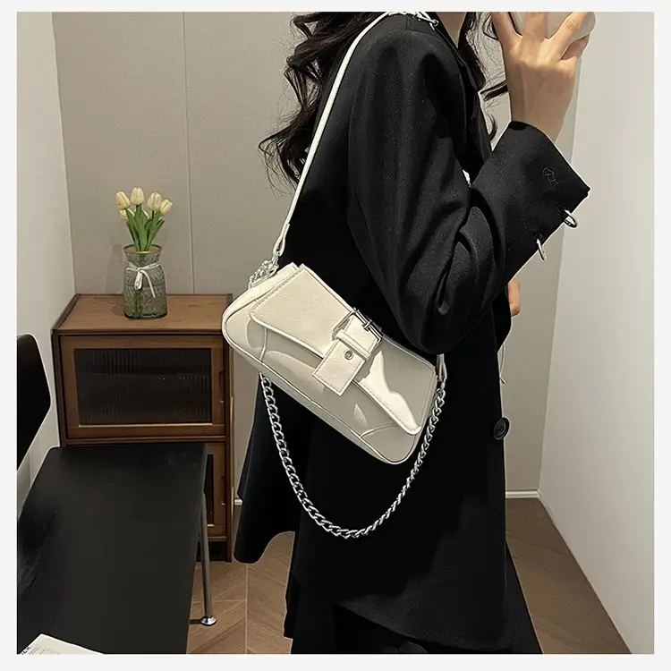 Women's White Chain Crossbody Bag with Chain Strap — feature 15
