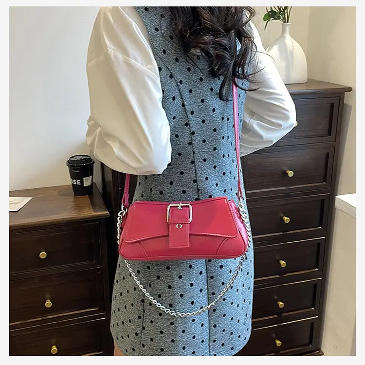 Women's White Chain Crossbody Bag with Chain Strap — feature 19