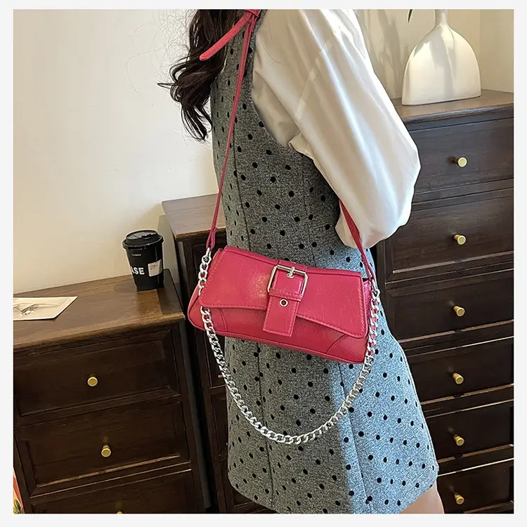 Women's White Chain Crossbody Bag with Chain Strap — feature 20