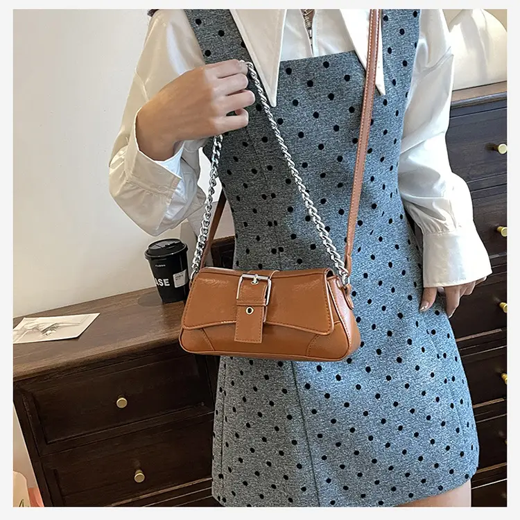 Women's White Chain Crossbody Bag with Chain Strap — feature 22