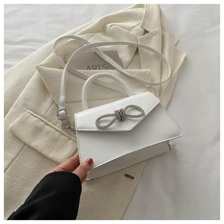 Women's Stylish Heart Bag 2024 Spring New Arrival - Image 2