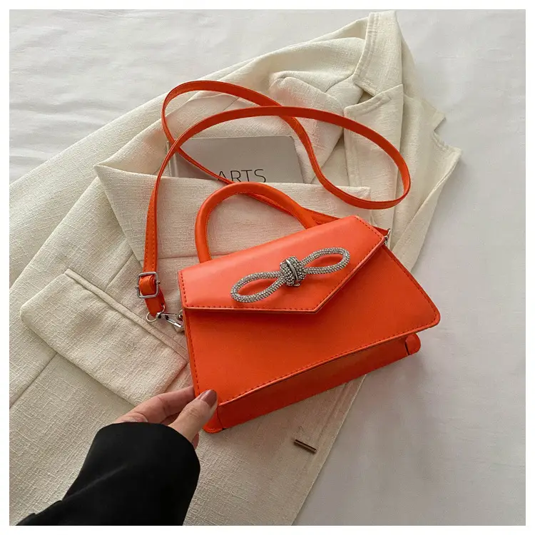 Women's Stylish Heart Bag 2024 Spring New Arrival - Image 5
