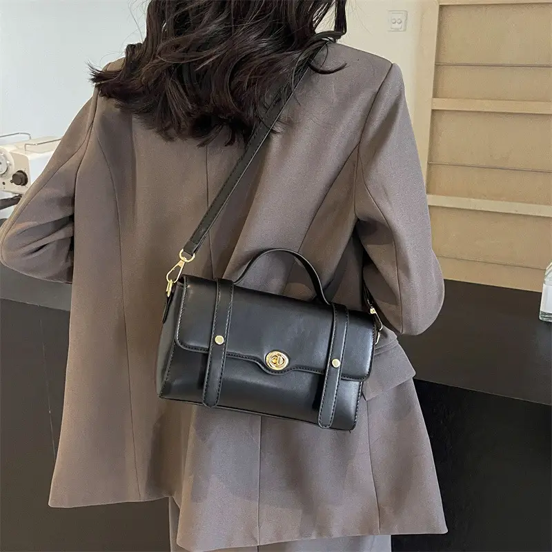 Black Leather Retro Niche Shoulder Crossbody Bag for Women - Image 4