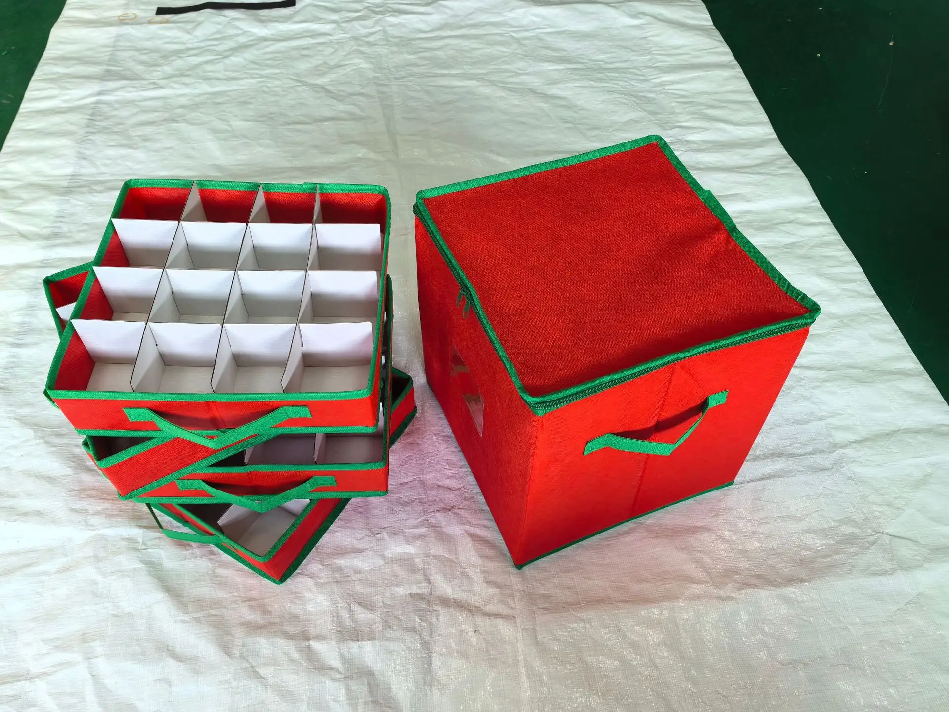 Red Non-Woven Christmas Storage Box 64x64x10cm — feature 7