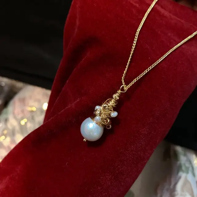 Natural Pearl Necklace with Baroque Design Gold Chain - Image 3