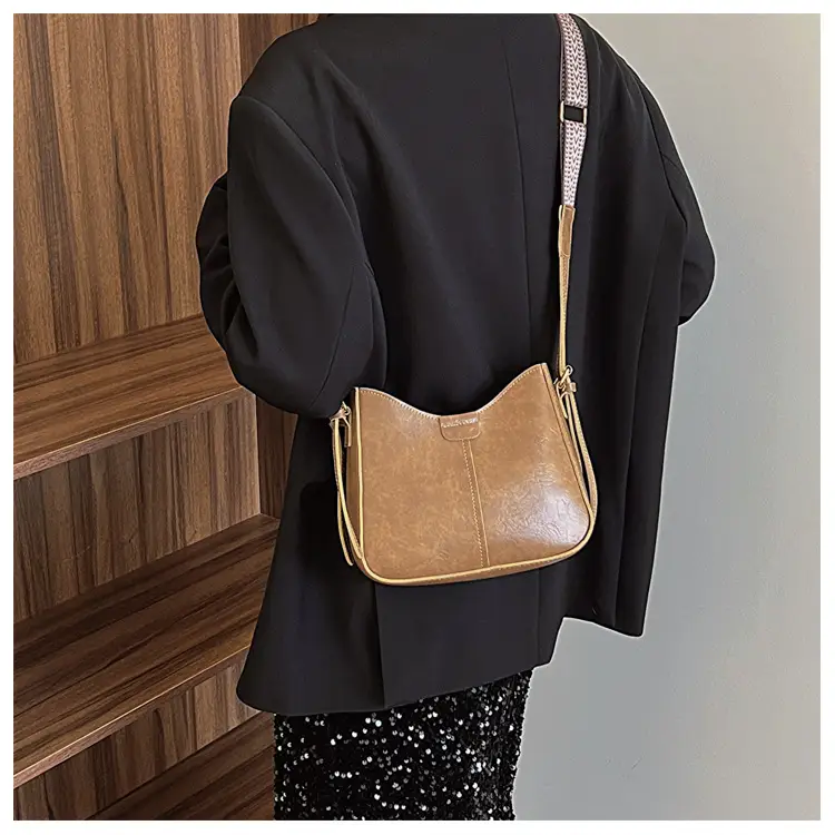 Women's Retro Brown Shoulder Bag with Wide Strap - Image 7