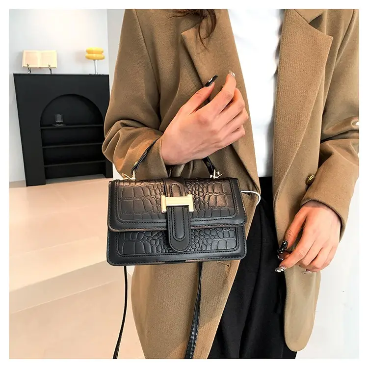 Pink Croc Leather Shoulder Bag for Women 2024 - Image 9