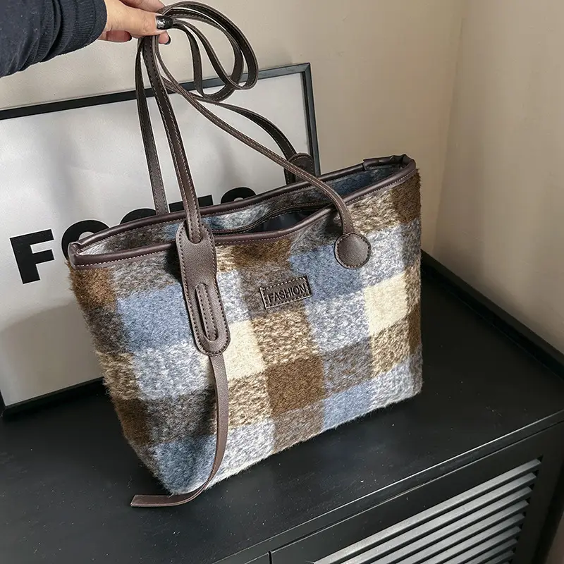 Plaid Woolen Shoulder Bag Large Capacity Women - Image 4