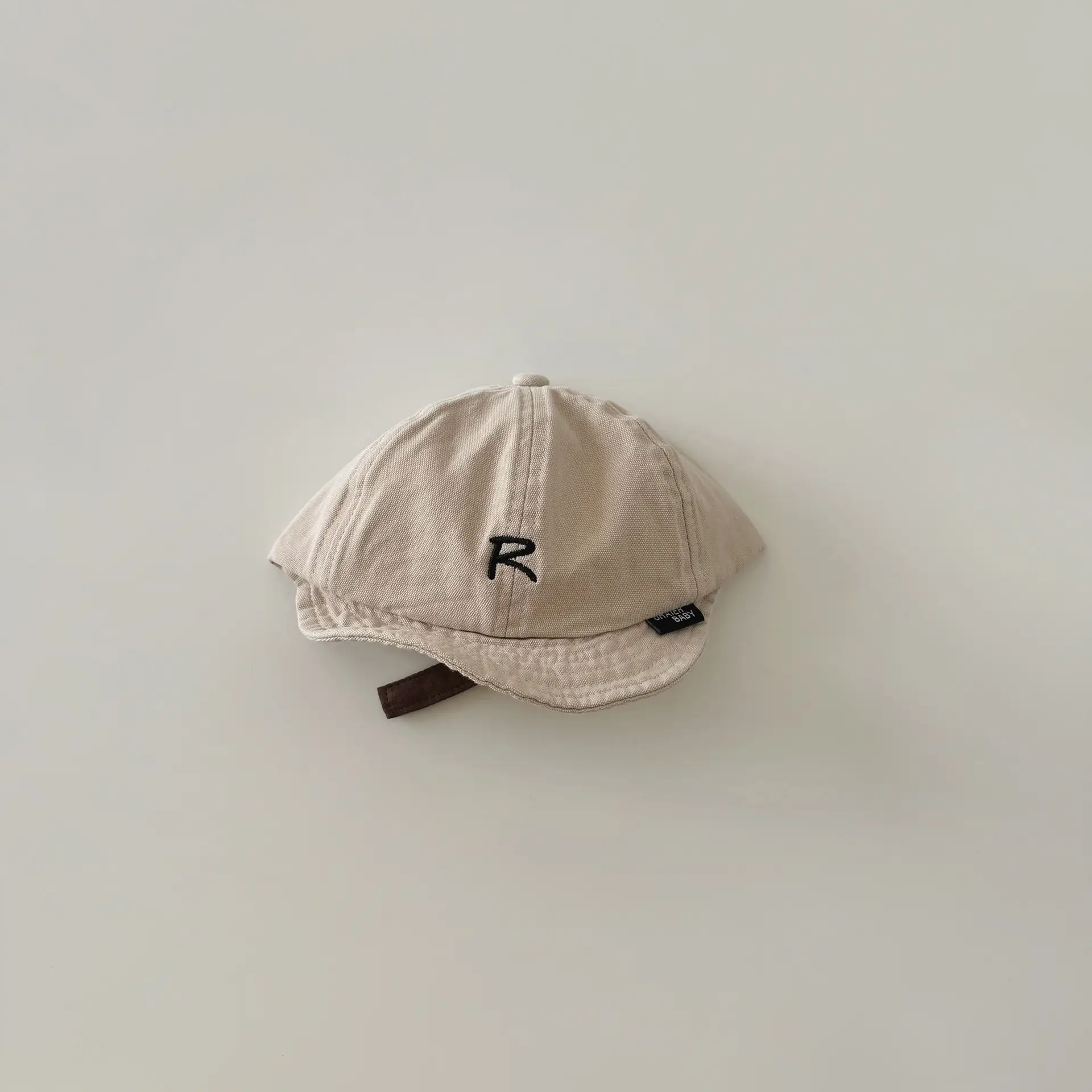 Yipan Baby Hat White 2025 Summer R Letter Ins - Image 3
