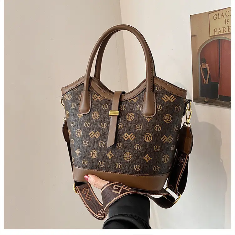 Women's Printed Leather Shoulder Bag Brown — feature 9