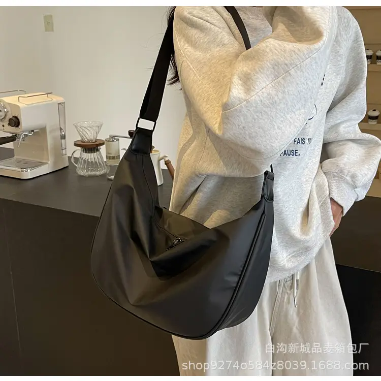 Women's Black Oxford Cloth Shoulder Bag 2026 — feature 14