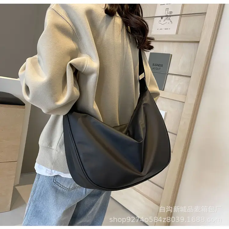 Women's Black Oxford Cloth Shoulder Bag 2026 — feature 18
