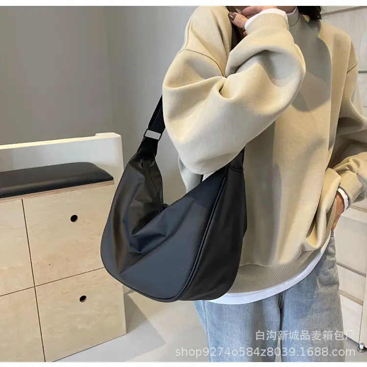 Women's Black Oxford Cloth Shoulder Bag 2026 — feature 20