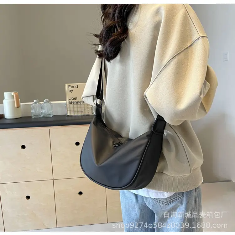 Women's Black Oxford Cloth Shoulder Bag 2026 — feature 21