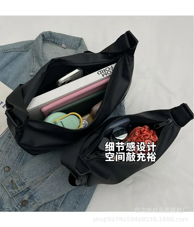 Women's Black Oxford Cloth Shoulder Bag 2026 — feature 8