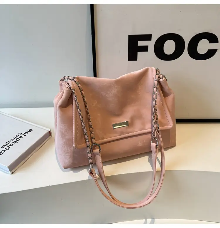Women's Textured Chain Shoulder Bag Brown 2024