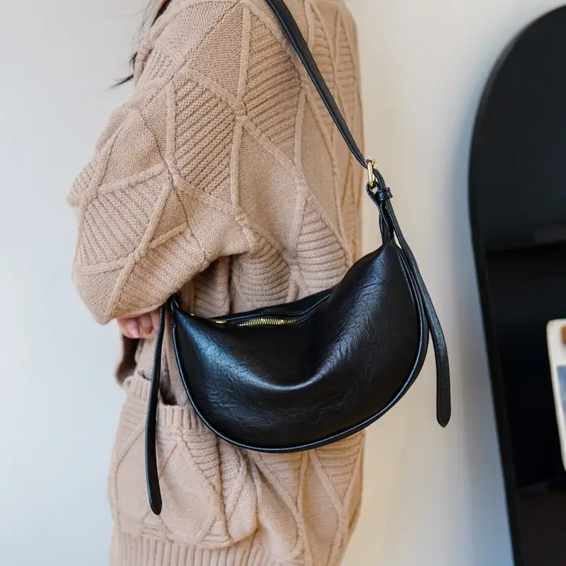 Women's Brown Leather Crossbody Bag with Adjustable Strap - Image 6