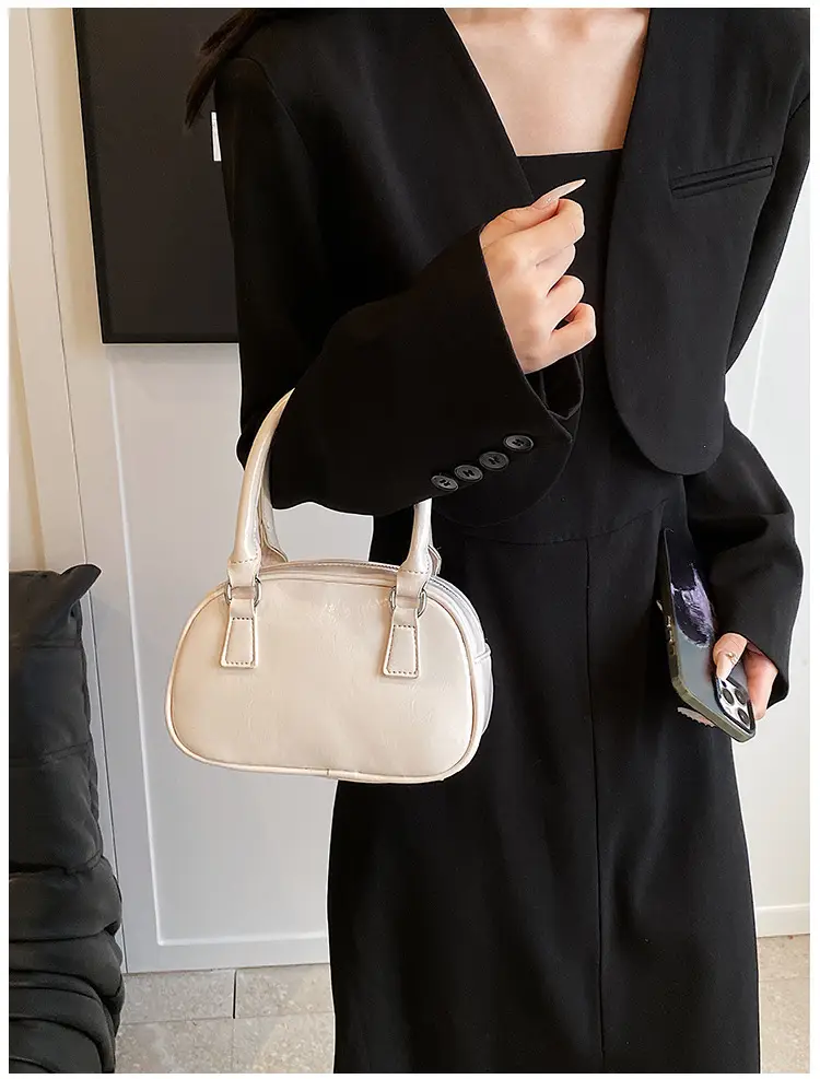 Korean Style Black Shoulder Messenger Bag for Women — feature 12