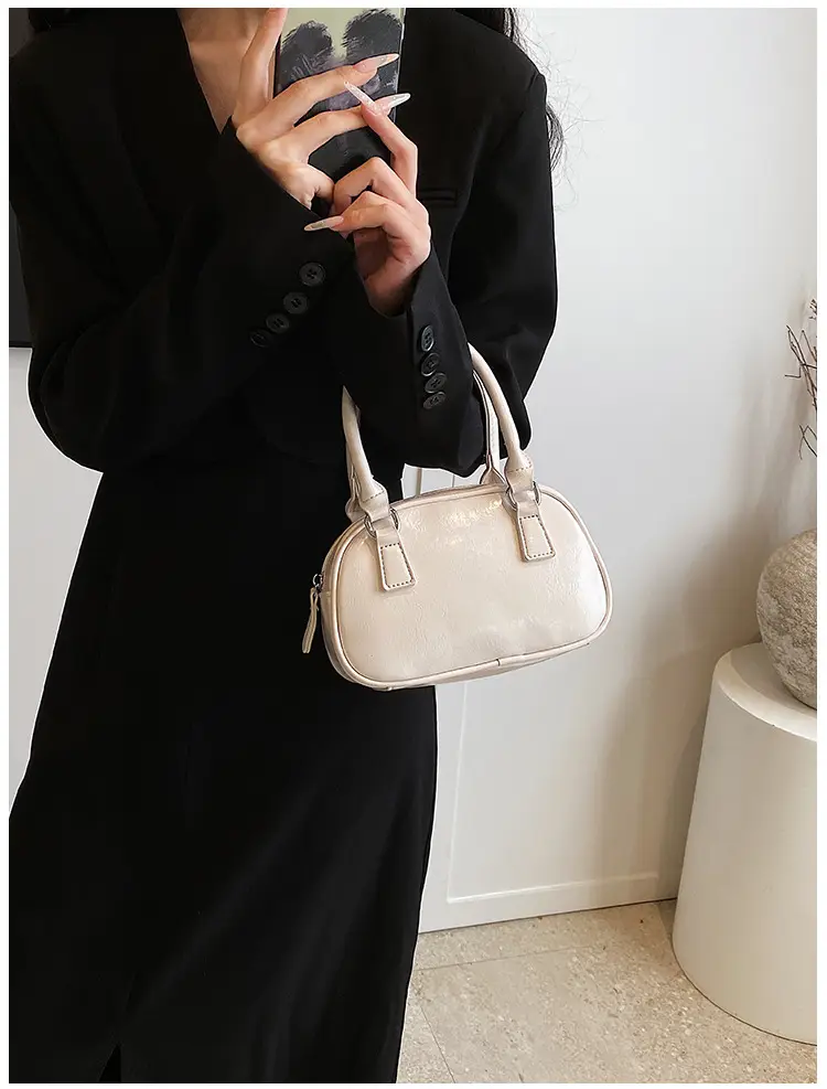 Korean Style Black Shoulder Messenger Bag for Women — feature 13