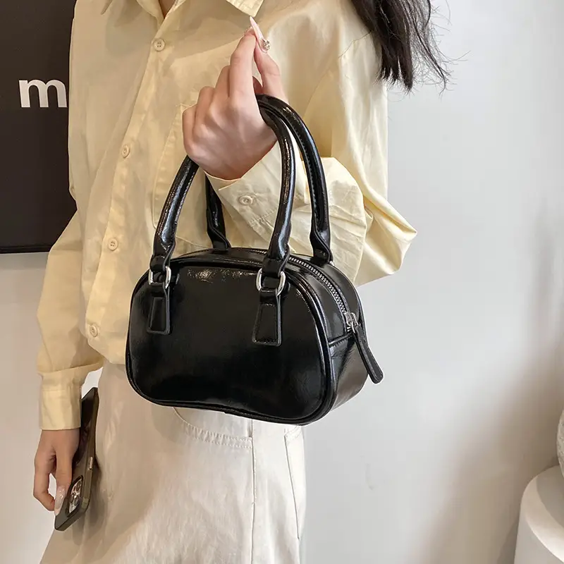 Korean Style Black Shoulder Messenger Bag for Women - Image 4