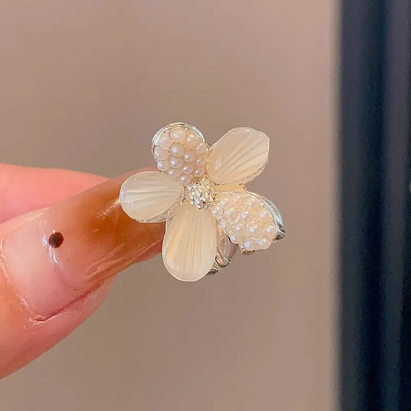 Gold Pearl Butterfly Hairpin for Women - Image 31