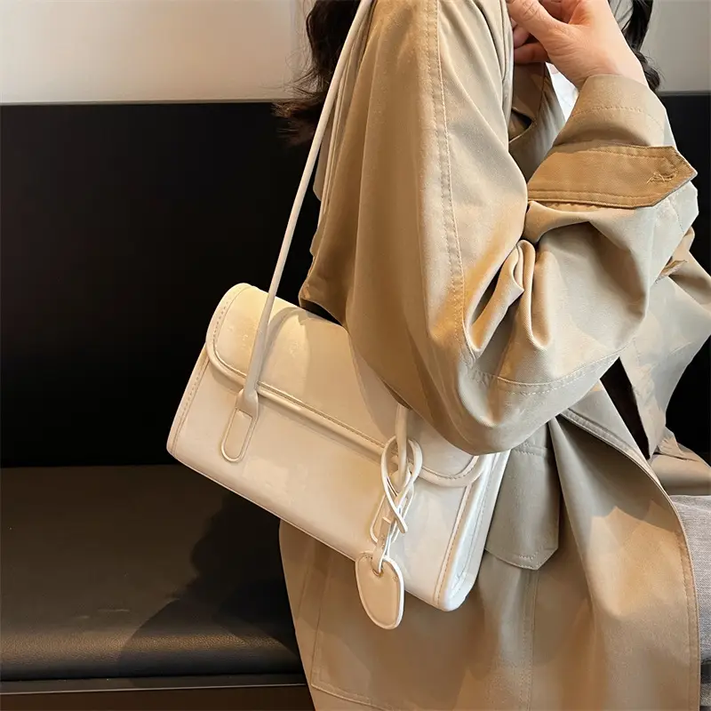 Black French Niche Shoulder Bag for Women - Image 9