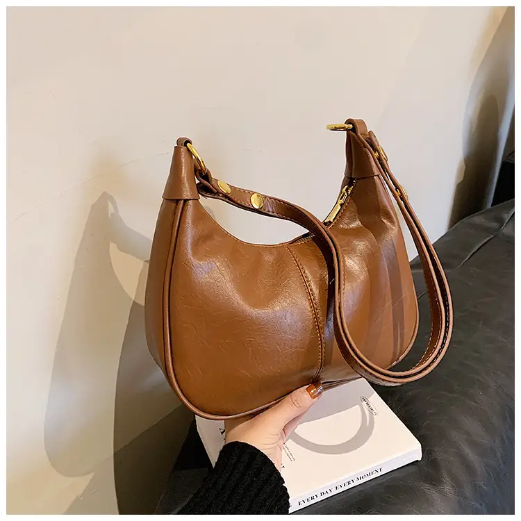 Red Leather Women's Shoulder Bag Large Capacity Crossbody — feature 15