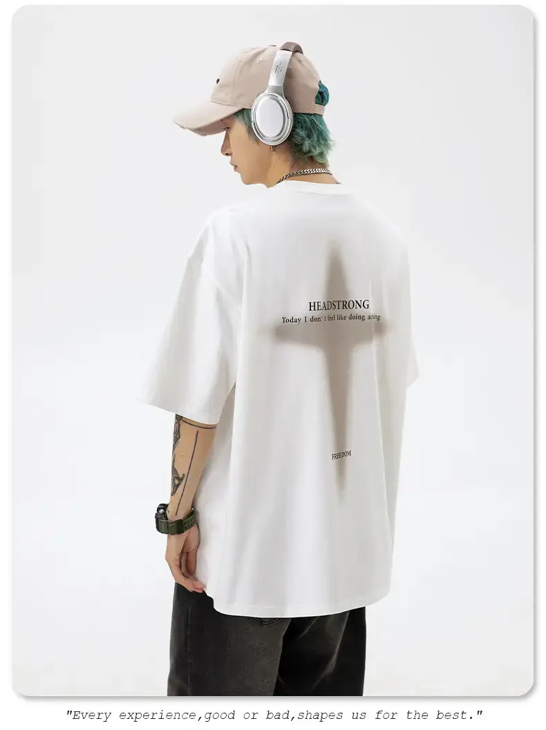 Korean Lu Men's Black Star Printed T-Shirt — feature 17