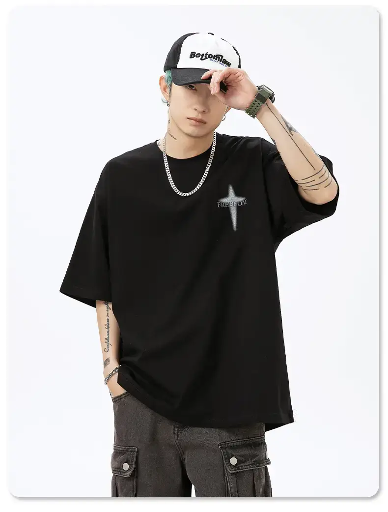 Korean Lu Men's Black Star Printed T-Shirt — feature 26