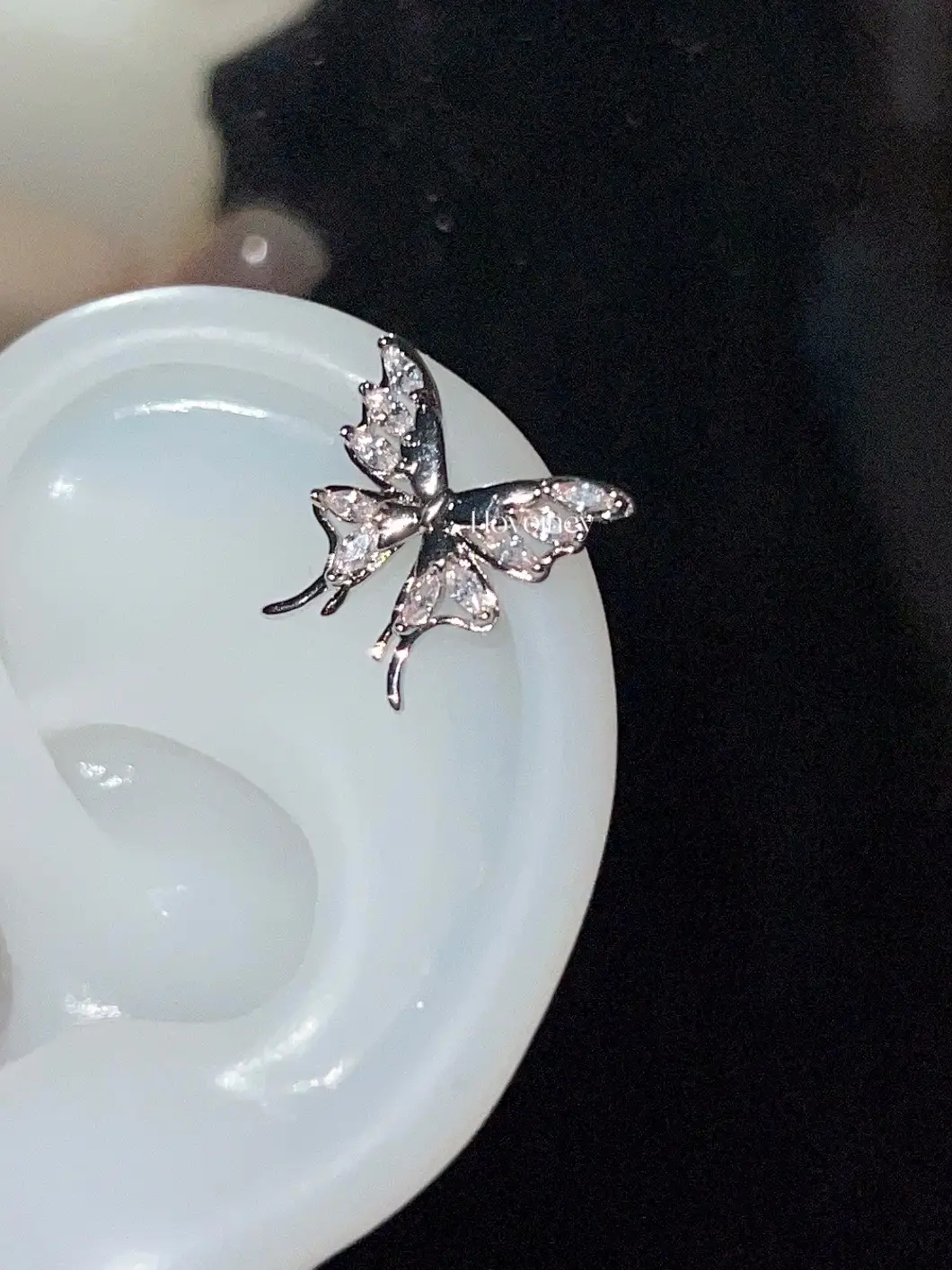 Zircon Butterfly Earrings Super Flash Unique — feature 4